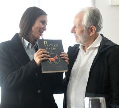 Foto de la galería: Logro cultural con sello misionero: presentaron la edición en guarani de "Platero y Yo" en Posadas