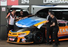 Foto de la galería: TC en Posadas: los fanáticos volvieron a vivir todo el folclore fierrero en la fiesta que fue el Rosamonte