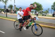 Foto de la galería: Maratón en El Brete: todo el entusiasmo compartido por familias y amigos en el día del autismo