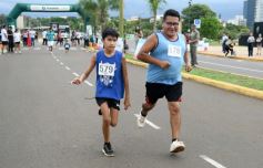 Foto de la galería: Maratón en El Brete: todo el entusiasmo compartido por familias y amigos en el día del autismo