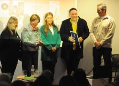 Foto de la galería: Ruta Arte en Posadas: el reconocido artista misionero Andrés Paredes dio inicio a esta iniciativa en el Cambas