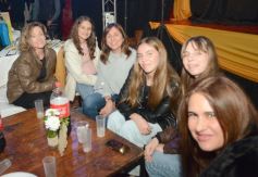 Foto de la galería: Azul Fernández de Olivera y Thiago Fachinello, los nuevos Reyes de la Madre