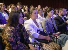 Foto de la galería: Ricky Sarkany en Posadas: el consagrado referente de la moda trajo su experiencia a la industria creativa misionera