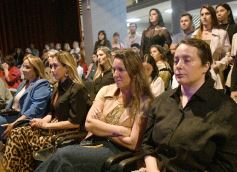 Foto de la galería: Ricky Sarkany en Posadas: el consagrado referente de la moda trajo su experiencia a la industria creativa misionera