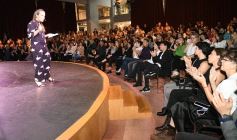 Foto de la galería: Ricky Sarkany en Posadas: el consagrado referente de la moda trajo su experiencia a la industria creativa misionera