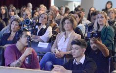 Foto de la galería: Ricky Sarkany en Posadas: el consagrado referente de la moda trajo su experiencia a la industria creativa misionera