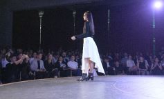 Foto de la galería: Ricky Sarkany en Posadas: el consagrado referente de la moda trajo su experiencia a la industria creativa misionera