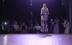 Foto de la galería: Ricky Sarkany en Posadas: el consagrado referente de la moda trajo su experiencia a la industria creativa misionera