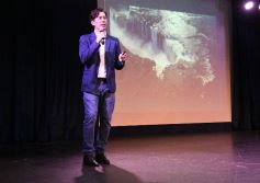 Foto de la galería: Ricky Sarkany en Posadas: el consagrado referente de la moda trajo su experiencia a la industria creativa misionera