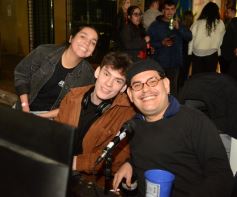 Foto de la galería: Con todo el disfrute en calle Colón: la Casa del Streaming celebró sus 2 años con música, amigos y un nuevo Festreaming
