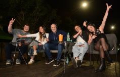 Foto de la galería: Con todo el disfrute en calle Colón: la Casa del Streaming celebró sus 2 años con música, amigos y un nuevo Festreaming