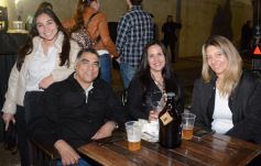 Foto de la galería: Con todo el disfrute en calle Colón: la Casa del Streaming celebró sus 2 años con música, amigos y un nuevo Festreaming