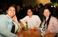 Foto de la galería: Con todo el disfrute en calle Colón: la Casa del Streaming celebró sus 2 años con música, amigos y un nuevo Festreaming