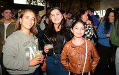 Foto de la galería: Con todo el disfrute en calle Colón: la Casa del Streaming celebró sus 2 años con música, amigos y un nuevo Festreaming