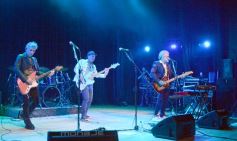 Foto de la galería: Los Tipitos en el Montoya: el rock nacional volvió a traer show con otro gran recibimiento del público misionero