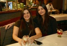 Foto de la galería: Día del Amigo en Posadas: con los bares y restaurantes a pleno y todo el disfrute de la noche de juntadas y reencuentros