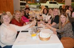 Foto de la galería: Día del Amigo en Posadas: con los bares y restaurantes a pleno y todo el disfrute de la noche de juntadas y reencuentros