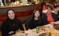 Foto de la galería: Día del Amigo en Posadas: con los bares y restaurantes a pleno y todo el disfrute de la noche de juntadas y reencuentros