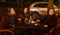 Foto de la galería: Día del Amigo en Posadas: con los bares y restaurantes a pleno y todo el disfrute de la noche de juntadas y reencuentros