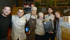 Foto de la galería: Día del Amigo en Posadas: con los bares y restaurantes a pleno y todo el disfrute de la noche de juntadas y reencuentros