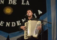 Foto de la galería: Patria y Tradición en Peña Itapúa que se vistió de encuentro con otro Fogón de la Independencia y gran grilla artística
