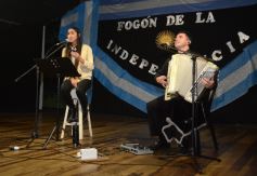 Foto de la galería: Patria y Tradición en Peña Itapúa que se vistió de encuentro con otro Fogón de la Independencia y gran grilla artística