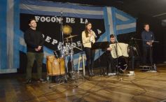 Foto de la galería: Patria y Tradición en Peña Itapúa que se vistió de encuentro con otro Fogón de la Independencia y gran grilla artística