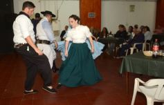 Foto de la galería: Patria y Tradición en Peña Itapúa que se vistió de encuentro con otro Fogón de la Independencia y gran grilla artística