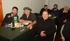 Foto de la galería: Patria y Tradición en Peña Itapúa que se vistió de encuentro con otro Fogón de la Independencia y gran grilla artística