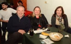 Foto de la galería: Patria y Tradición en Peña Itapúa que se vistió de encuentro con otro Fogón de la Independencia y gran grilla artística