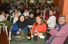Sixto Fotografías. Sociedad. Música - Patria y Tradición en Peña Itapúa que se vistió de encuentro con otro Fogón de la Independencia y gran grilla artística