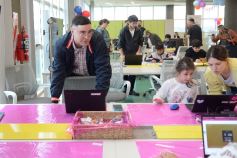 Foto de la galería: Impulsamente en Silicon Misiones: una experiencia única donde las familias jugaron, exploraron y aprendieron haciendo