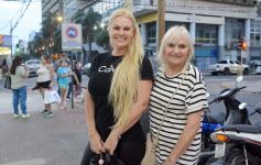 Foto de la galería: Tarde de sábado a pleno movimiento entre paseos y sociales aprovechando lo que fue el tercer día del Black Friday