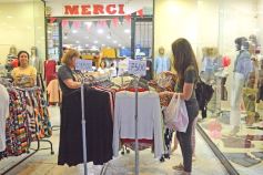 Foto de la galería: Tarde de sábado a pleno movimiento entre paseos y sociales aprovechando lo que fue el tercer día del Black Friday