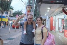 Foto de la galería: Tarde de sábado a pleno movimiento entre paseos y sociales aprovechando lo que fue el tercer día del Black Friday