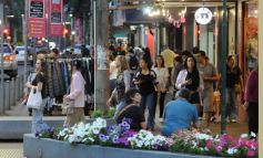 Foto de la galería: Tarde de sábado a pleno movimiento entre paseos y sociales aprovechando lo que fue el tercer día del Black Friday
