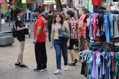 Foto de la galería: Tarde de sábado a pleno movimiento entre paseos y sociales aprovechando lo que fue el tercer día del Black Friday