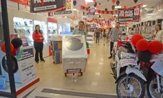 Foto de la galería: Tarde de sábado a pleno movimiento entre paseos y sociales aprovechando lo que fue el tercer día del Black Friday