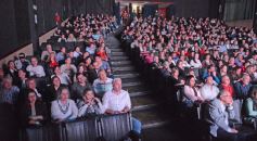 Foto de la galería: Alfredo Abrazián en el Montoya: repasando los 50 años de historia junto al emblemático Show de los Impactos