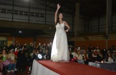 Foto de la galería: Los nuevos Reyes del Santa María, Agustina Miranda y Luciano Koziarski