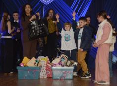 Foto de la galería: Elección de Reyes del Santa María: segunda parte del desfile y el anticipo del ritmo que traen para la Estudiantina 2025