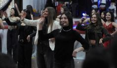 Foto de la galería: Elección de Reyes del Santa María: segunda parte del desfile y el anticipo del ritmo que traen para la Estudiantina 2025