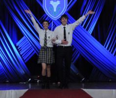 Foto de la galería: Elección de Reyes del Santa María: segunda parte del desfile y el anticipo del ritmo que traen para la Estudiantina 2025