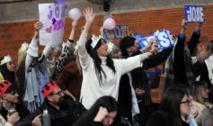 Foto de la galería: Elección de Reyes del Santa María: segunda parte del desfile y el anticipo del ritmo que traen para la Estudiantina 2025