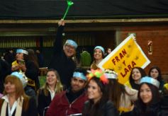 Foto de la galería: Elección de Reyes del Santa María: segunda parte del desfile y el anticipo del ritmo que traen para la Estudiantina 2025