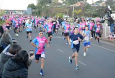 Foto de la galería: Maratón Posadas 2025: con éxito de convocatoria, organización y disfrute deportivo se vivió la 4ta edición en la ciudad