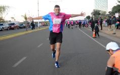Foto de la galería: Maratón Posadas 2025: con éxito de convocatoria, organización y disfrute deportivo se vivió la 4ta edición en la ciudad