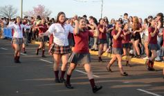 Foto de la galería: Estudiantina 2025: arrancando la cuenta regresiva, más de 5000 estudiantes coparon a pura energía la 1ra Prueba Piloto