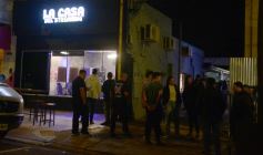 Foto de la galería: En la Casa del Streaming, la vuelta de Dólar Blue marcó cita con mucha gente amiga en una noche de peña y animación
