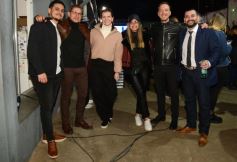 Foto de la galería: En la Casa del Streaming, la vuelta de Dólar Blue marcó cita con mucha gente amiga en una noche de peña y animación